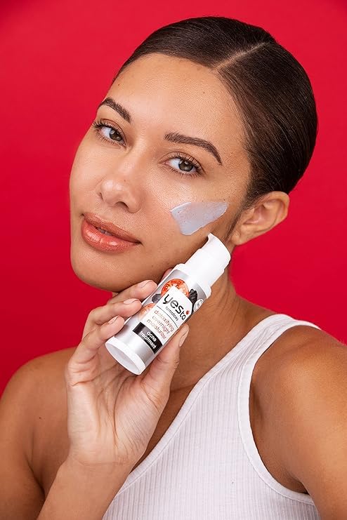 Yes To Tomatoes charcoel Set – Face Mask, Scrub & Cleanser, Moisterizer, Spot Treatment