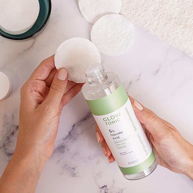 Glow Tonic | Pore Tightening, Exfoliating & Purifying | with Salicylic Acid, Niacinamide, Aloe Vera & Ginseng | Reduces Pores, Shine & Blackheads | Serum-Effective Formula | 200 ml