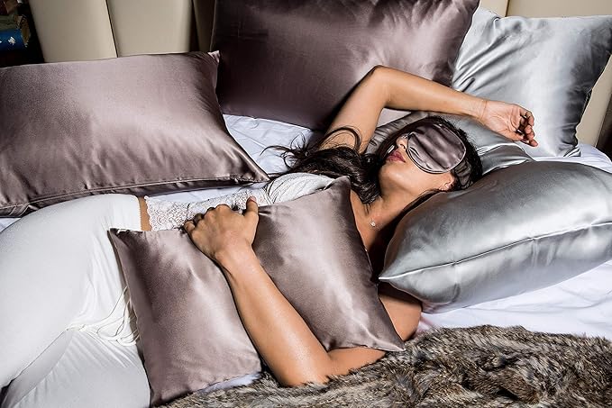 Branche Beauty Belle De Nuit Sleep Mask - Silk Eye Mask 6A Silk 22 Momme Eye Cover Sleepover Shade Blindfold Mask for Luxury Sleep in Total Darkness (Driftwood)